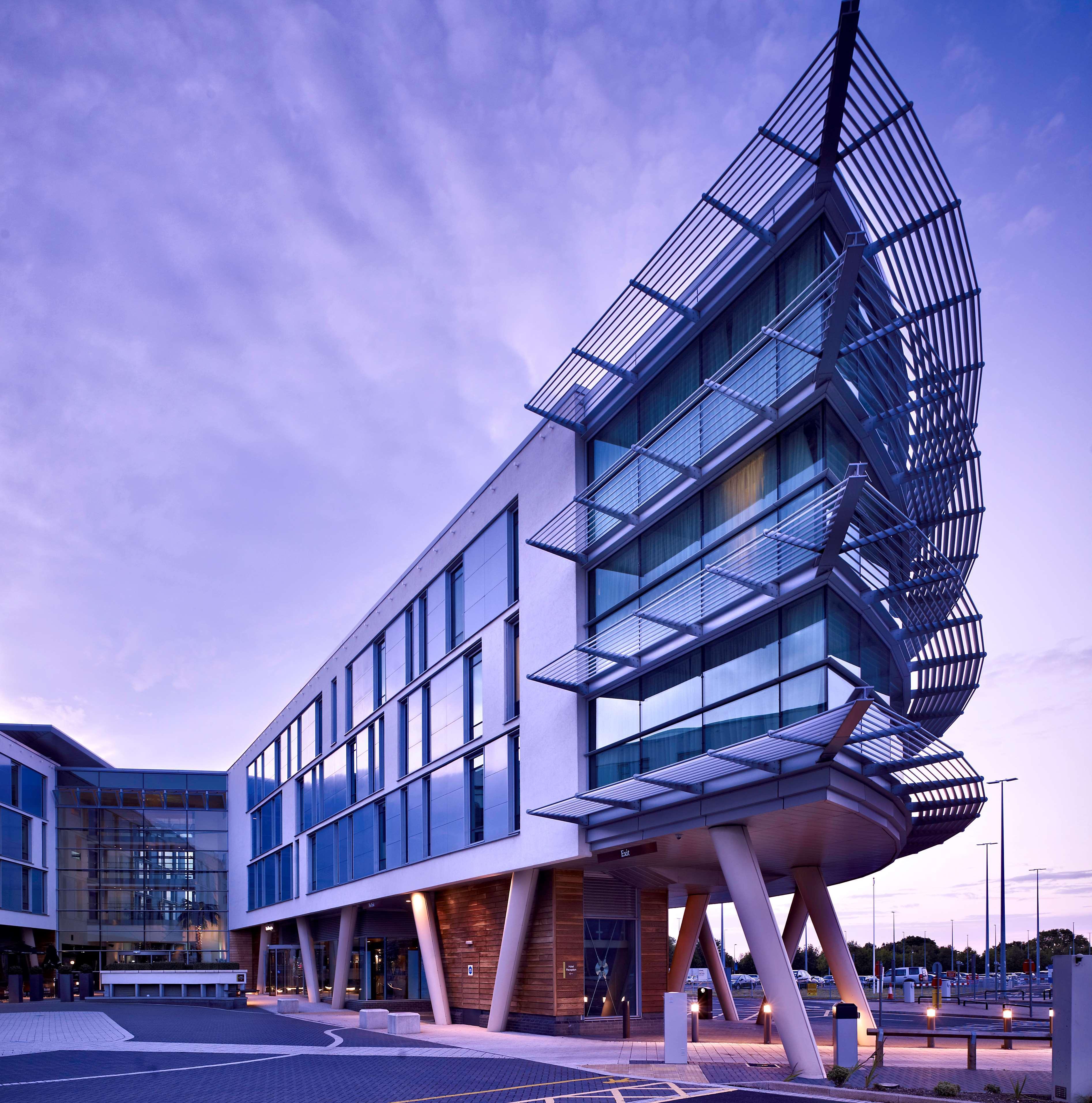 Doubletree By Hilton Hotel Newcastle International Airport Dış mekan fotoğraf