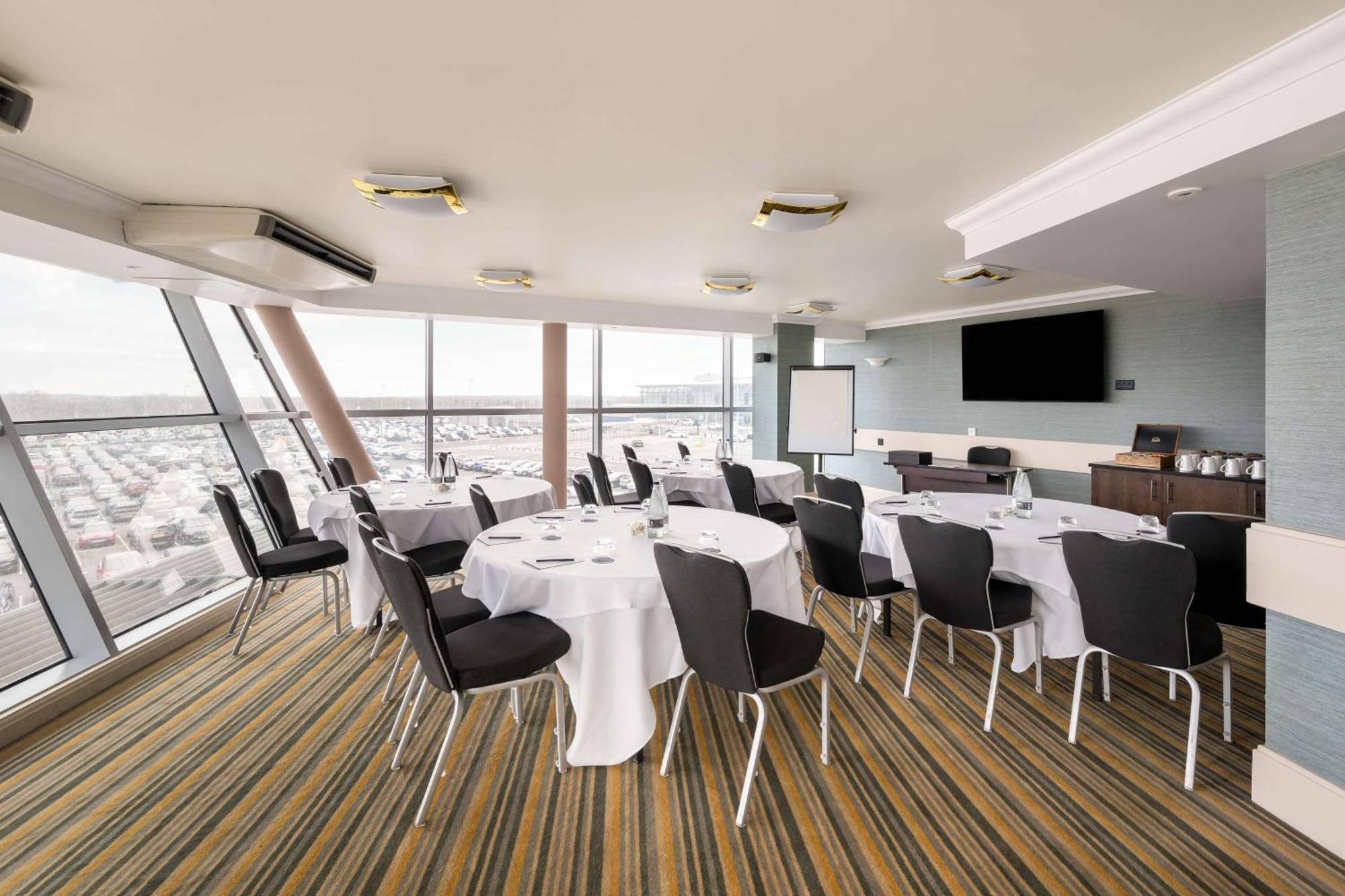 Doubletree By Hilton Hotel Newcastle International Airport Dış mekan fotoğraf